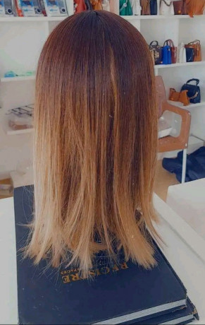 meche-naturelle-et-perruque-semi-naturelle-big-3