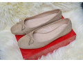 chaussures-uniquement-pour-les-femmes-small-2