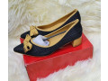 chaussures-uniquement-pour-les-femmes-small-1