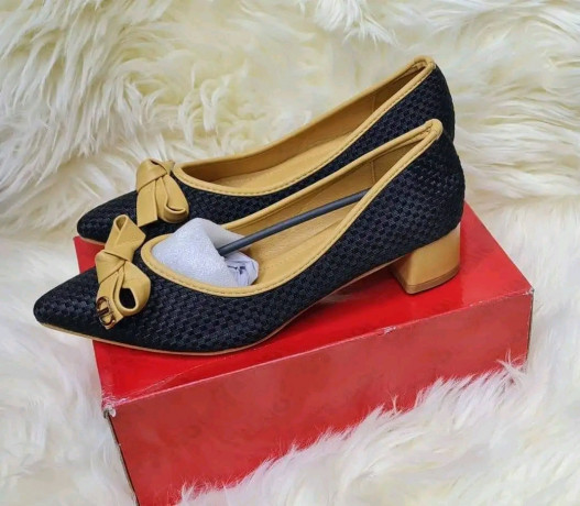chaussures-uniquement-pour-les-femmes-big-1