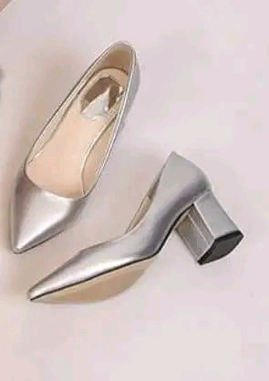 chaussures-originales-uniquement-pour-les-femmes-big-1
