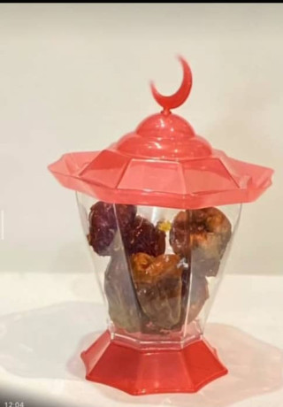 une-lanterne-feerique-decors-lendroit-pendant-le-ramadan-big-3