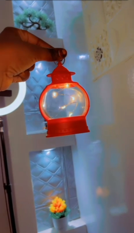 une-lanterne-feerique-decors-lendroit-pendant-le-ramadan-big-2