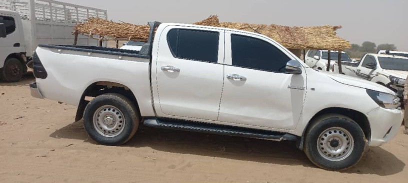 hilux-double-cabine-big-0
